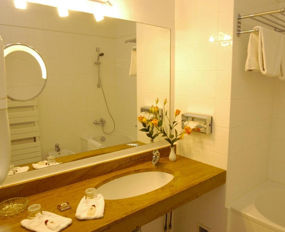 Hostellerie La Huchette Replonges Стая снимка